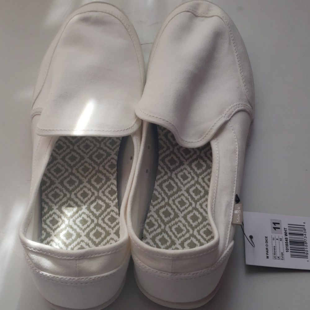 Slip on sneakers